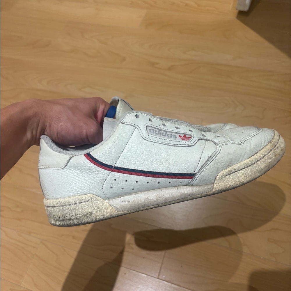 Adidas Sneakers